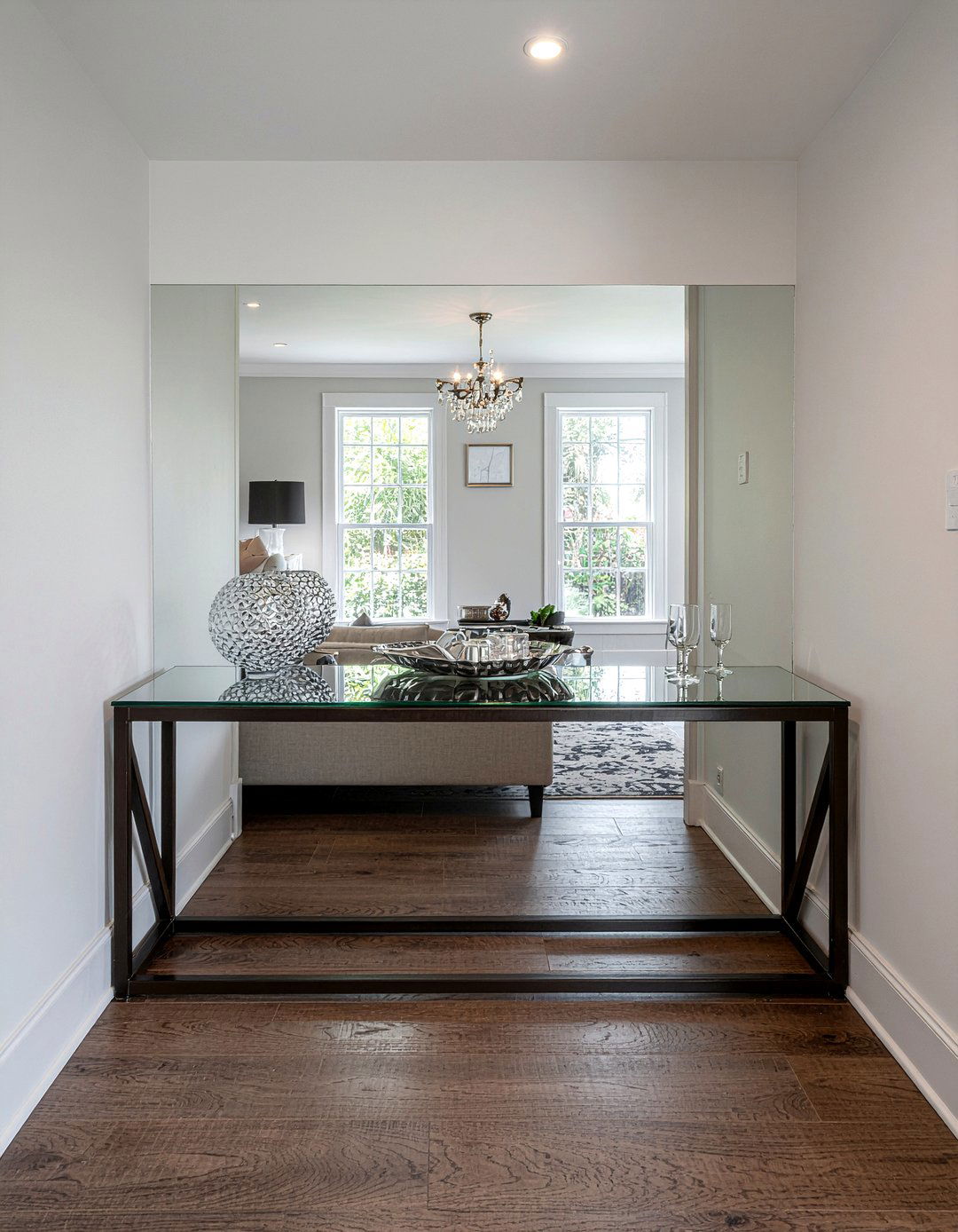 Mirrored Wall Niche - 30 living room niche ideas