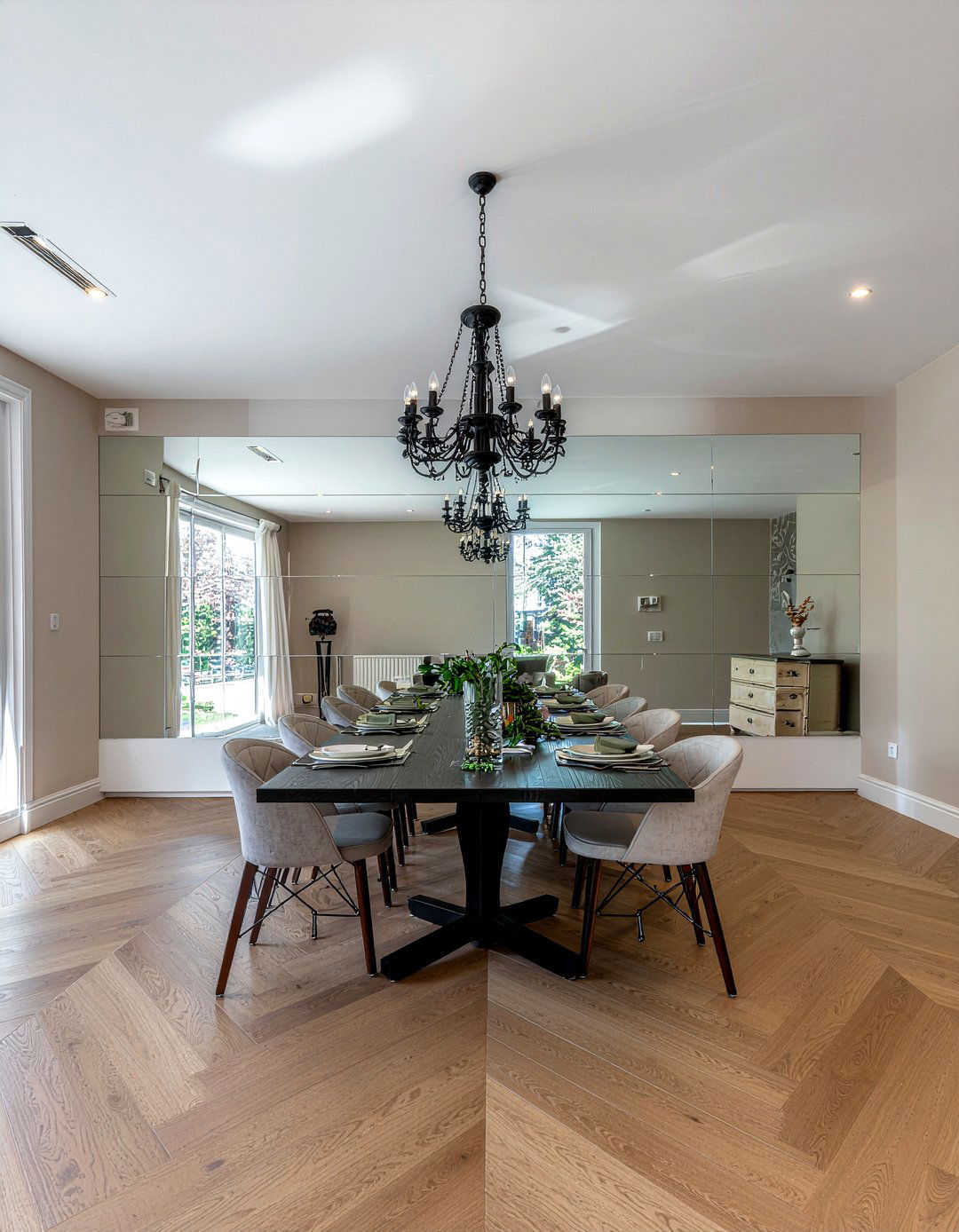 Mirrored Wall Panel - 30 ambient dining room ideas