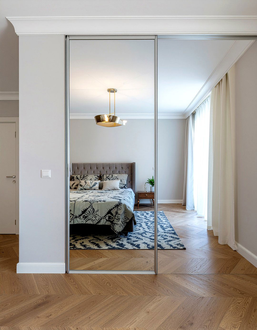 Mirrored bedroom door - 30 bedroom door designs
