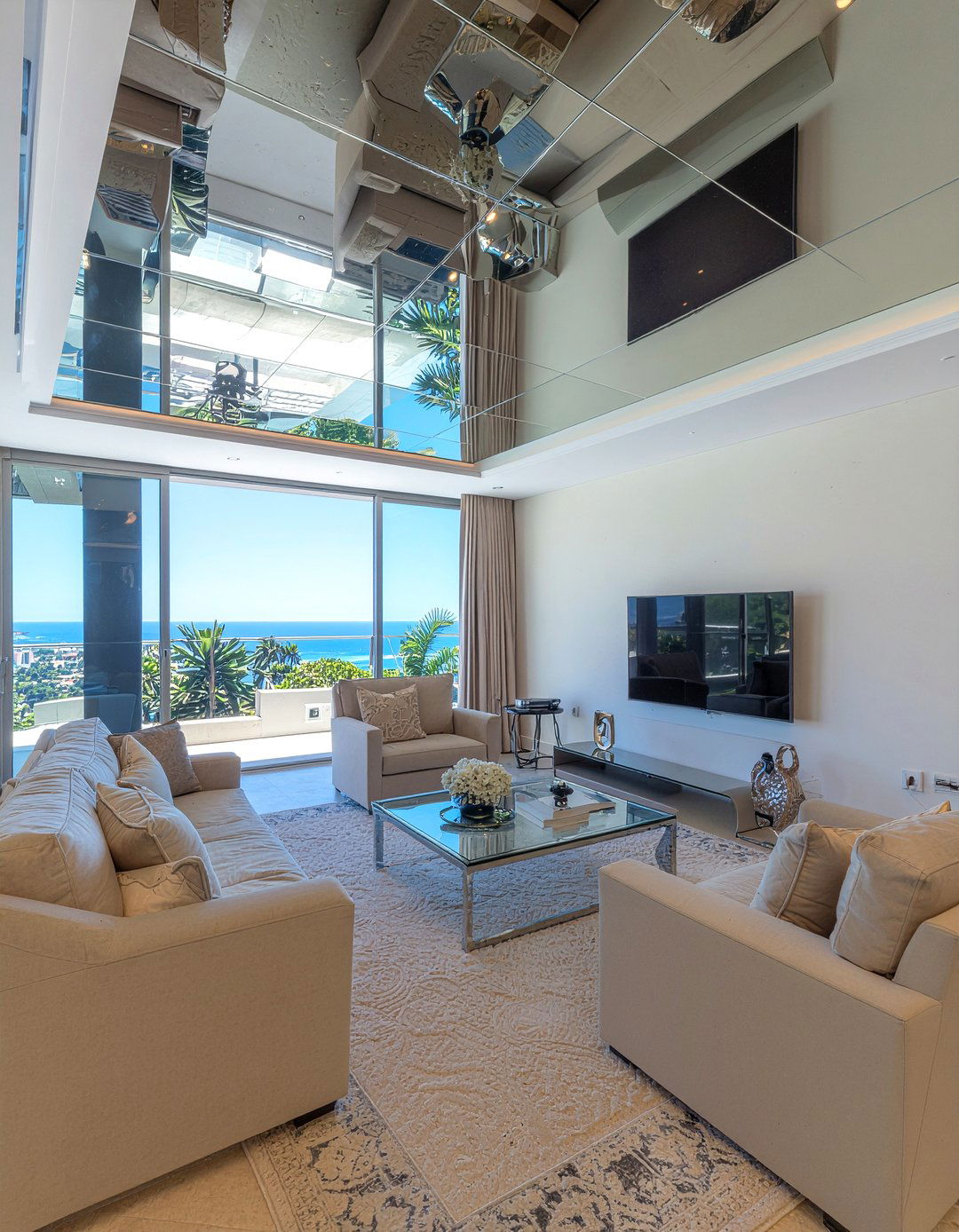 Mirrored ceiling - 30 living room statement ceiling ideas