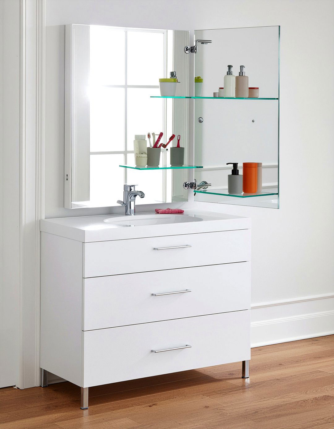 Mirrored medicine cabinet - 30 bathroom shelving unit ideas