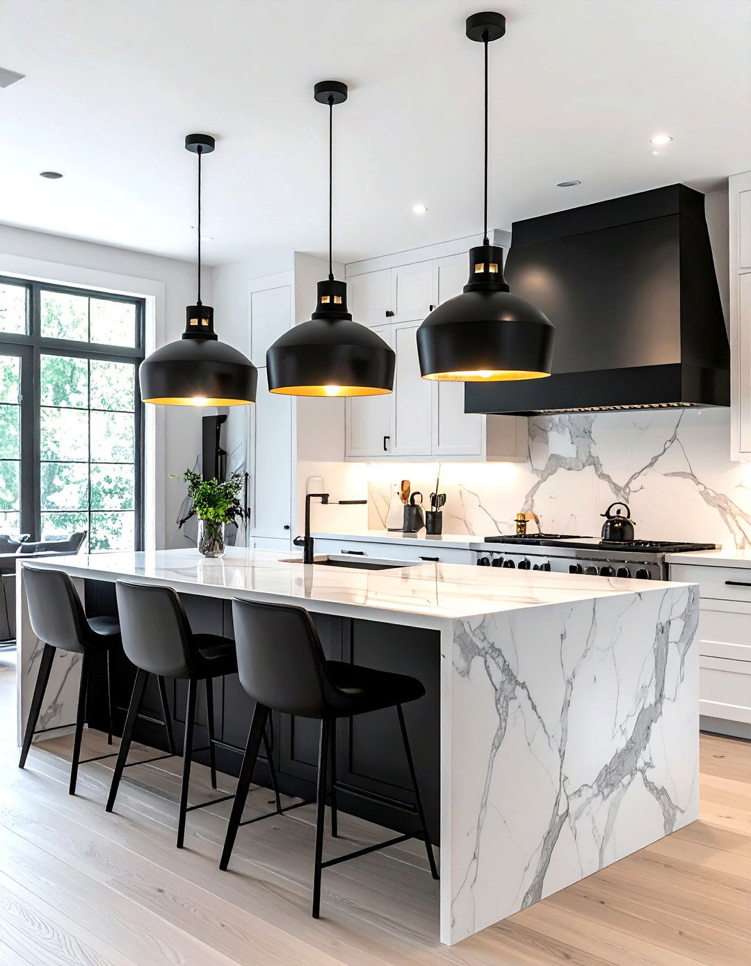 Mismatched light fixture - 30 decorating rules to break