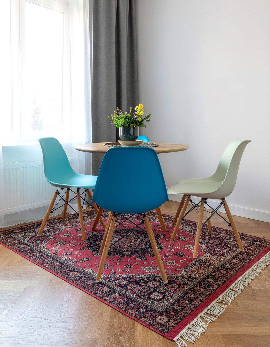 Mixed Dining Chairs - 30 inspiring dining room ideas