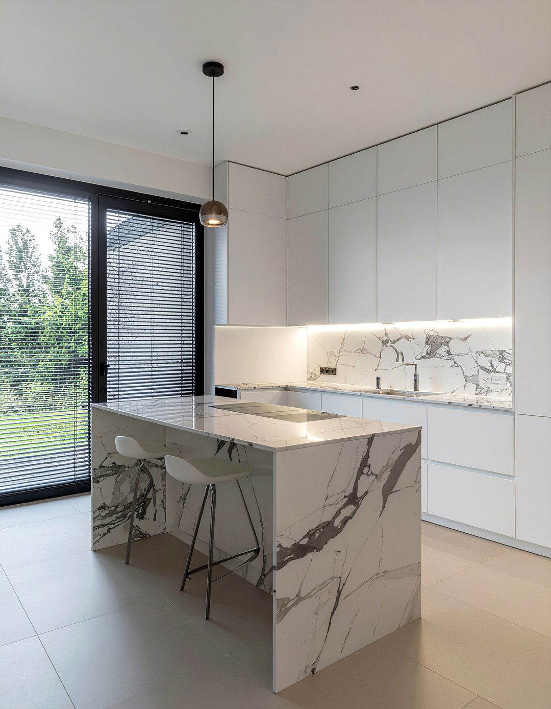 Mixed material geometric tile - 30 geometric tile kitchen backsplash ideas