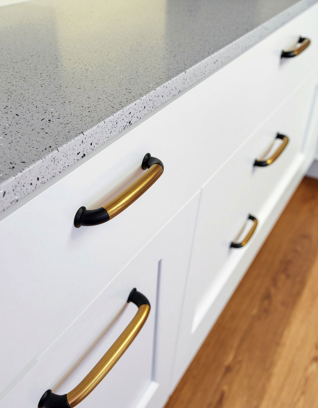 Mixed metal kitchen handles - 30 mixed metal kitchen ideas