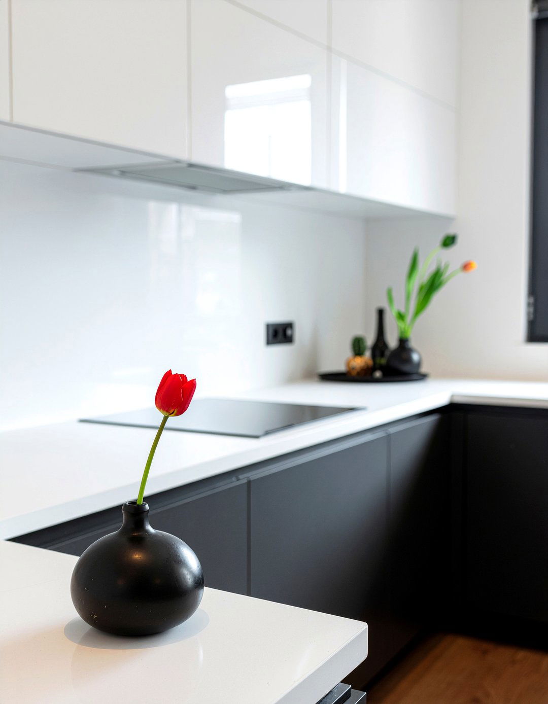 Modern Black Bud Vase - 30 kitchen vase ideas