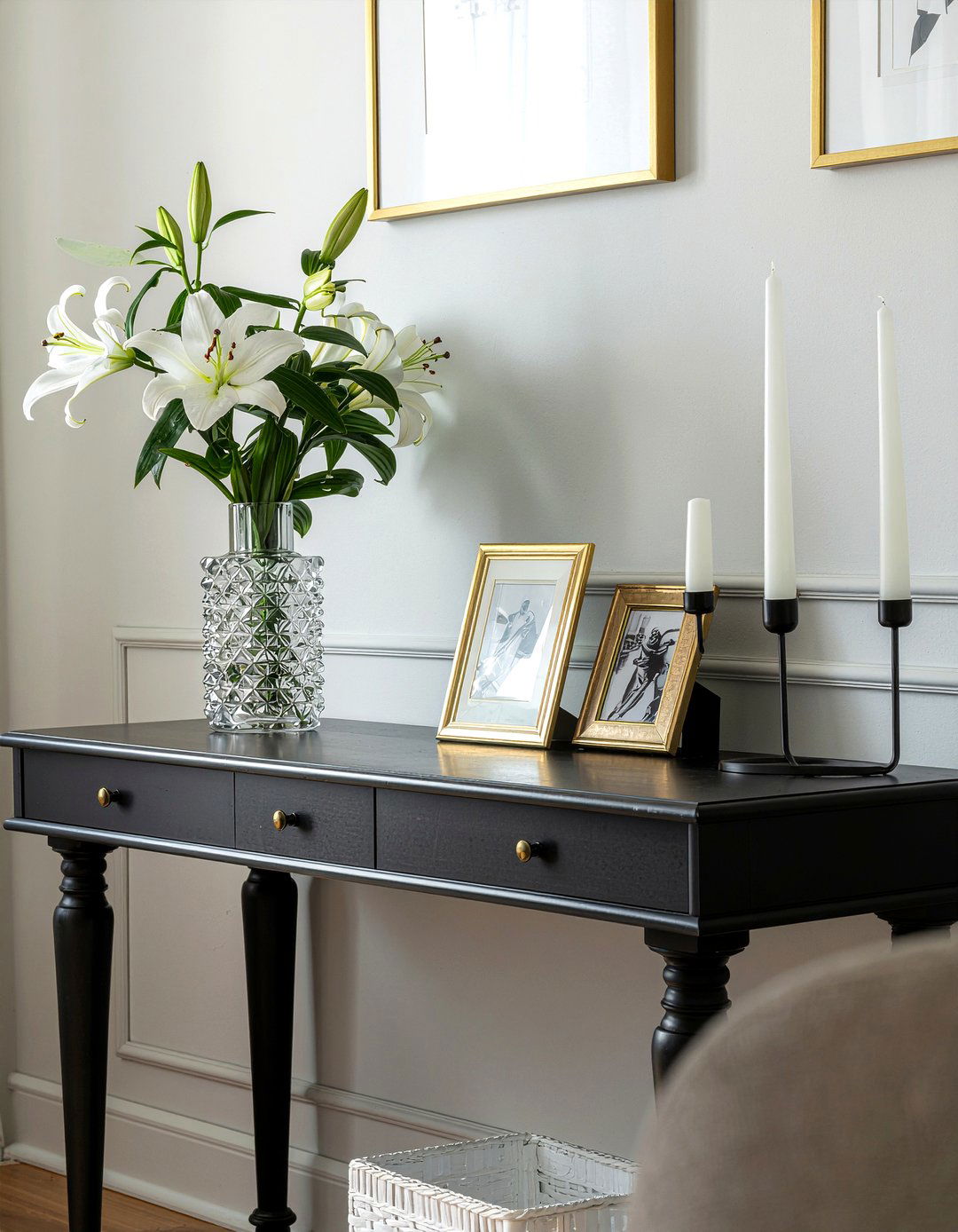 Modern Black Console Table - 30 living room console table styling
