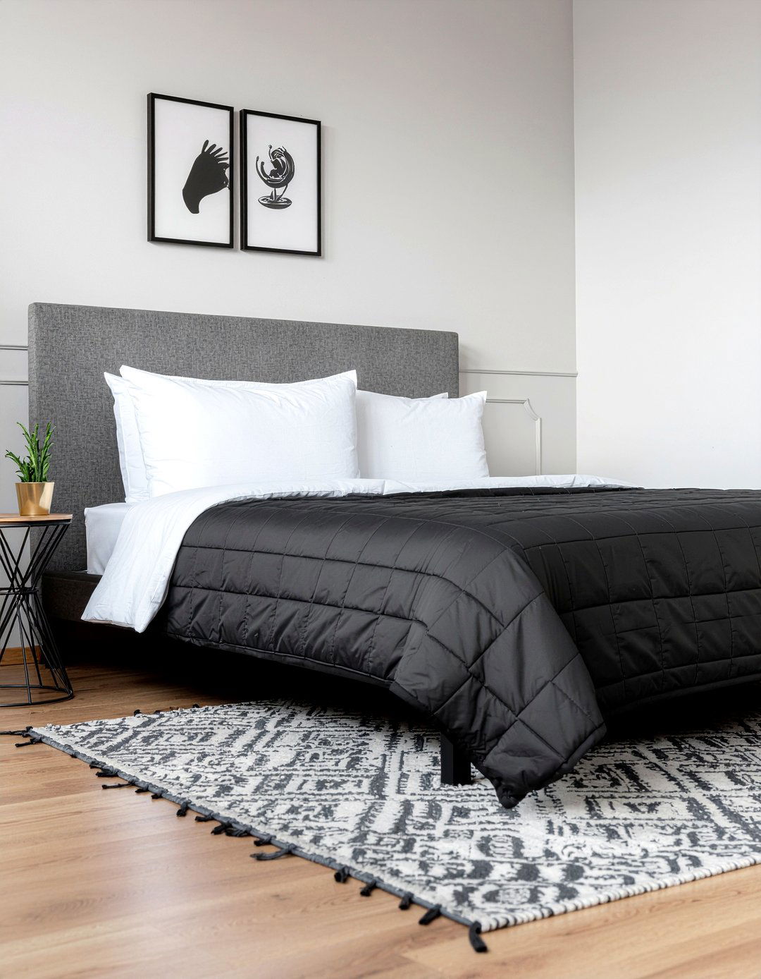 Modern Black Quilt - 30 bedroom quilts