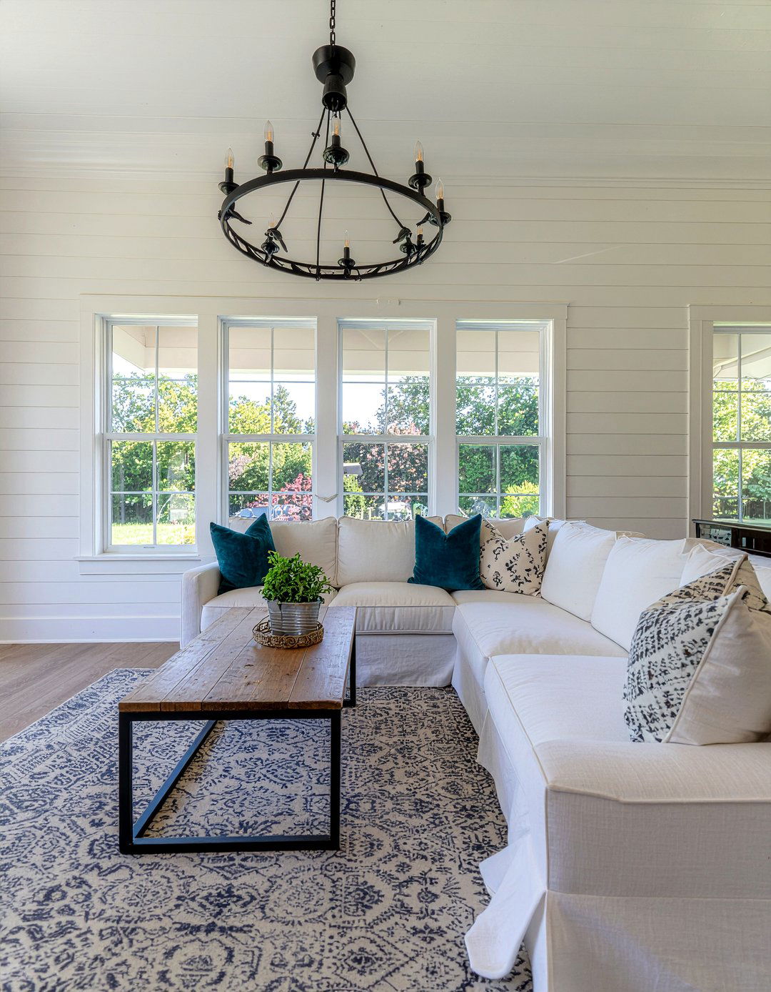 Modern Farmhouse - 30 spacious living room ideas