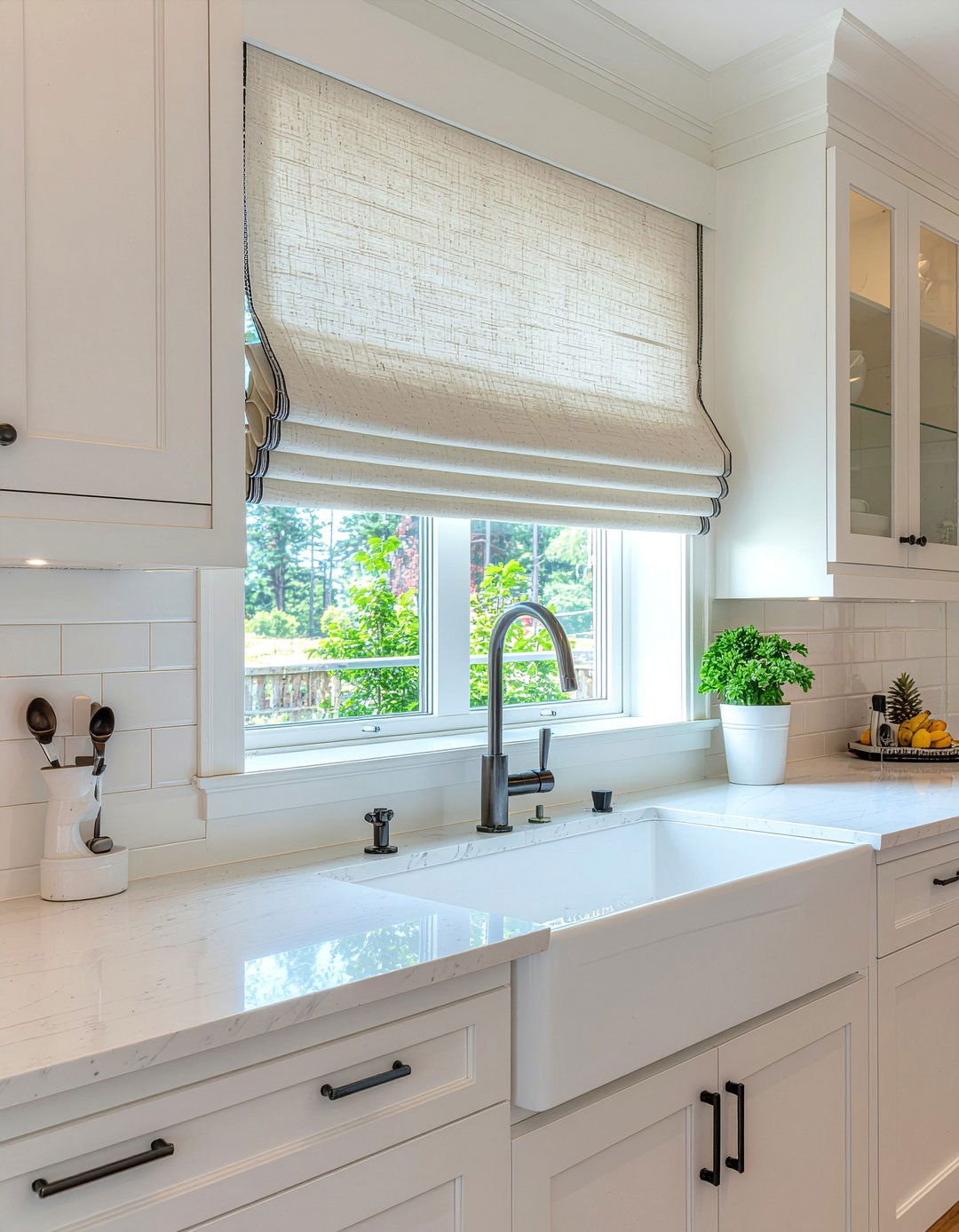 Modern Farmhouse Valance - 30 kitchen valance ideas