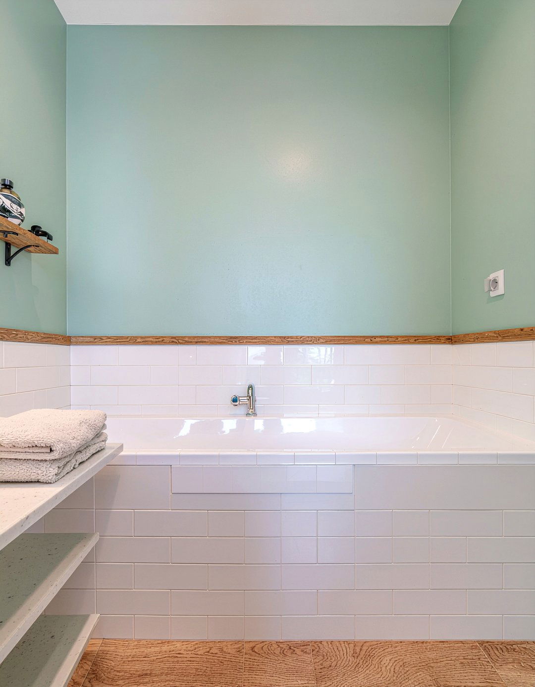 Modern Fluted Tile Wainscoting - 30 fluted tile bathroom ideas