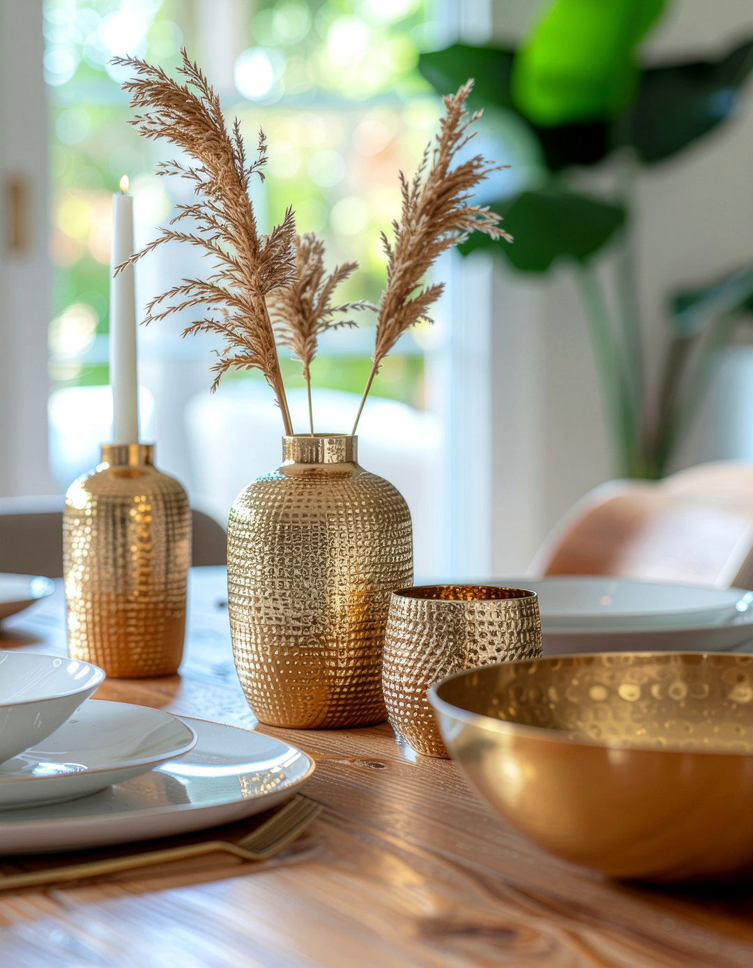 Modern Gold Dining Room Decor - 30 gold accent dining room ideas