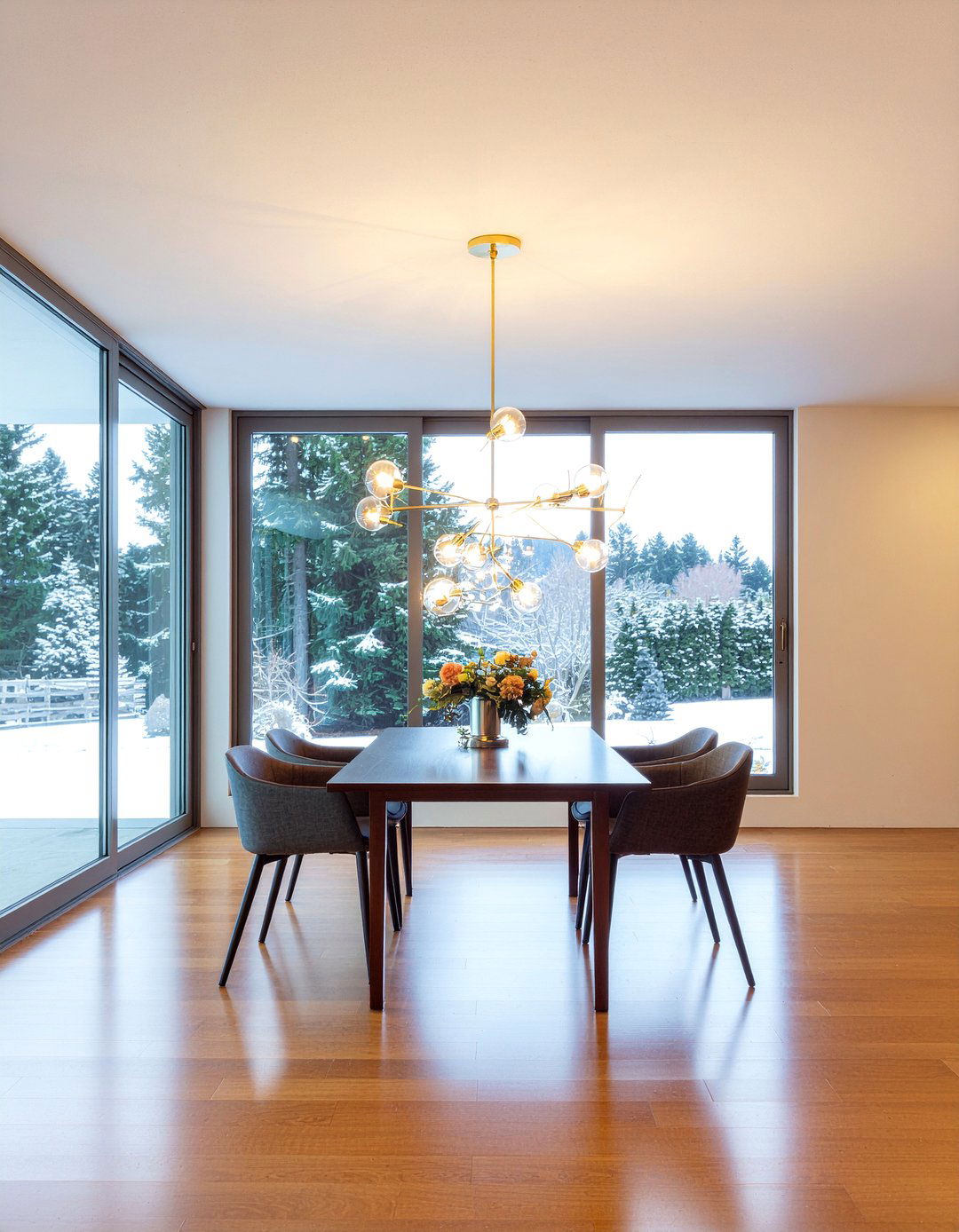 30 Gold Chandelier Dining Room Ideas to Brighten Your Space