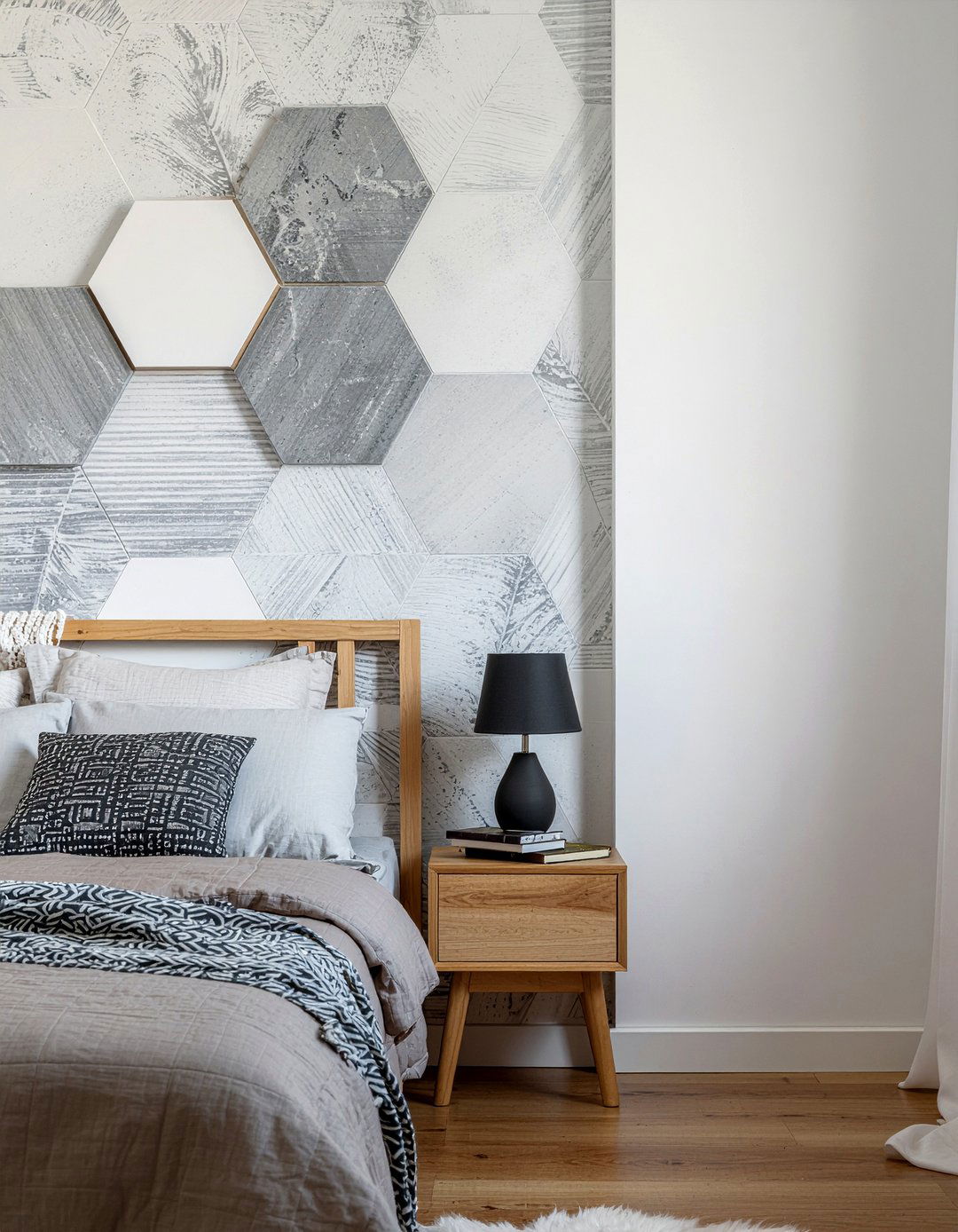 Modern Hexagon Wallpaper - 30 bedroom geometric wallpapers
