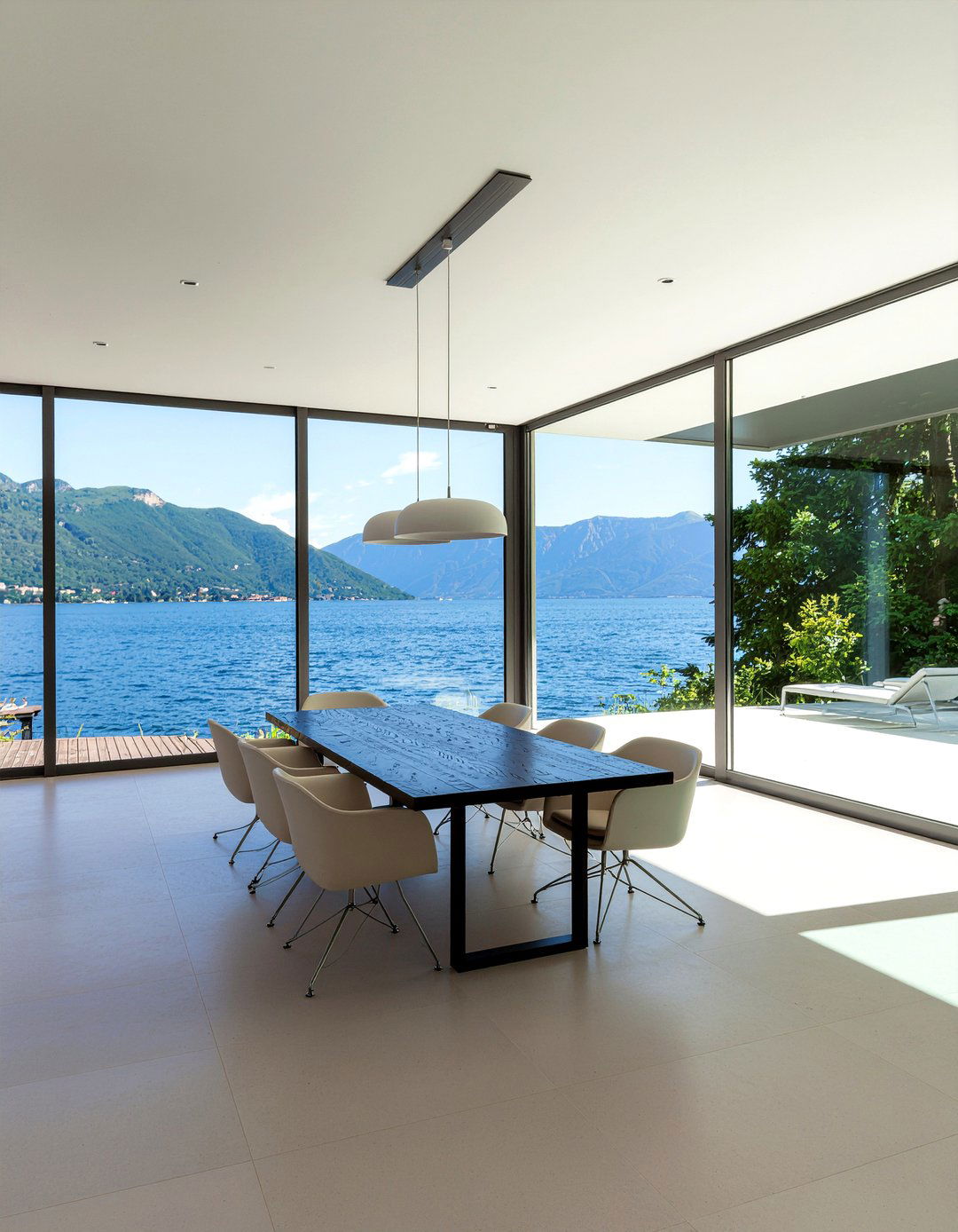 Modern Lake House Dining Room - 30 lakeside dining room ideas