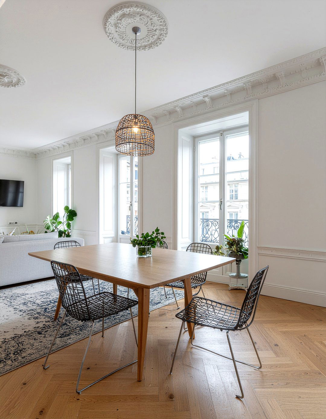 Modern Parisian Dining Room - 30 Parisian dining room ideas