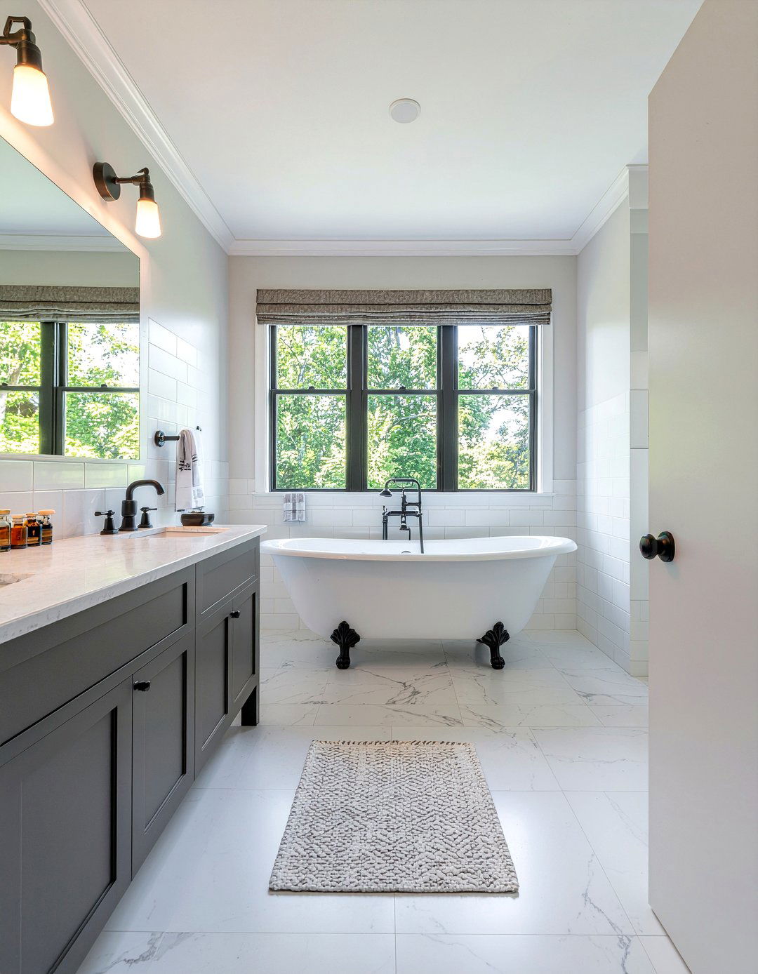 Modern Traditional Bathroom - 30 bathroom style mixing ideas