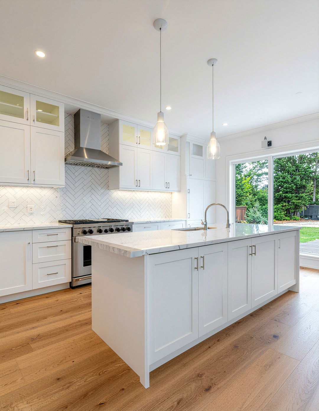 Modern White Kitchen - 30 breathtaking kitchen ideas