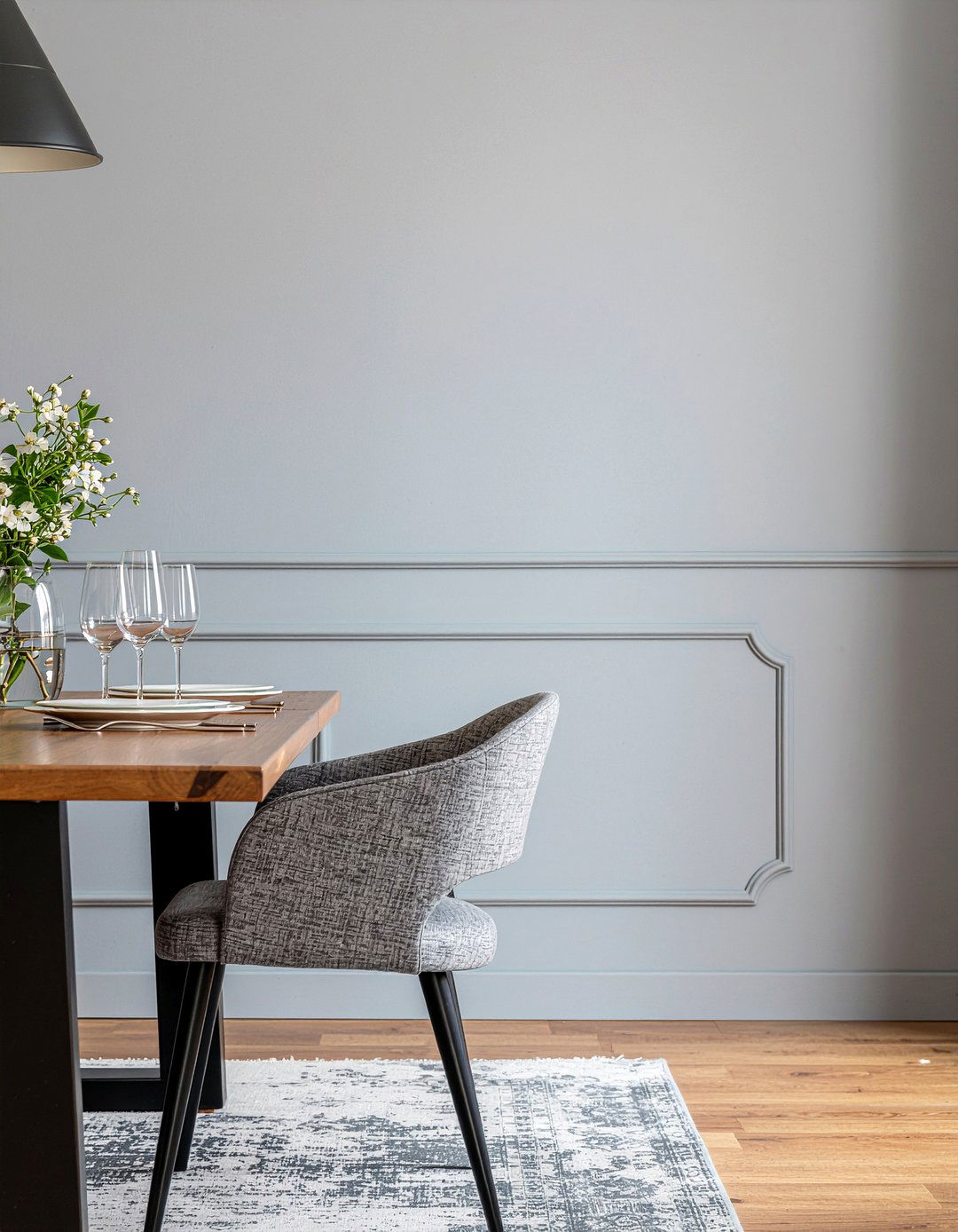 Modern chair rail - 30 dining room chair rail ideas