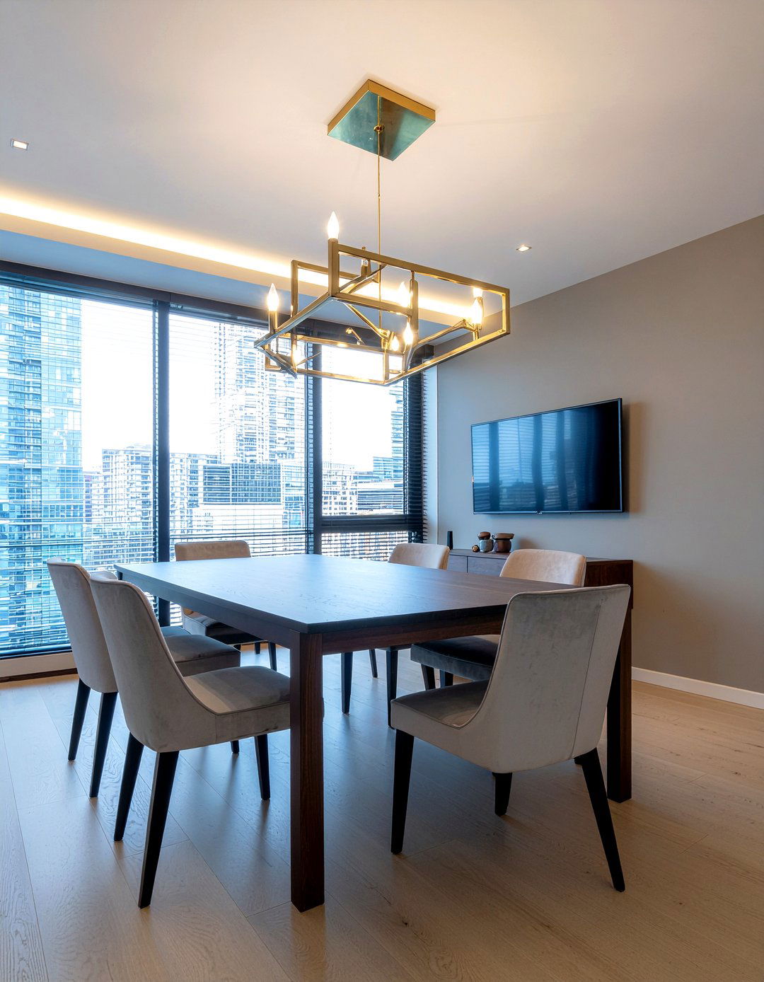 Modern chandelier - 30 photo-worthy dining room ideas