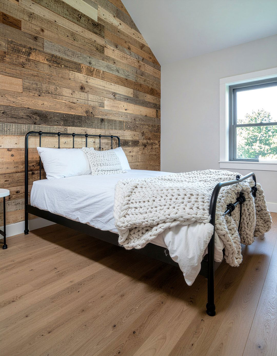 Modern farmhouse bedroom - 30 bedroom decoration ideas