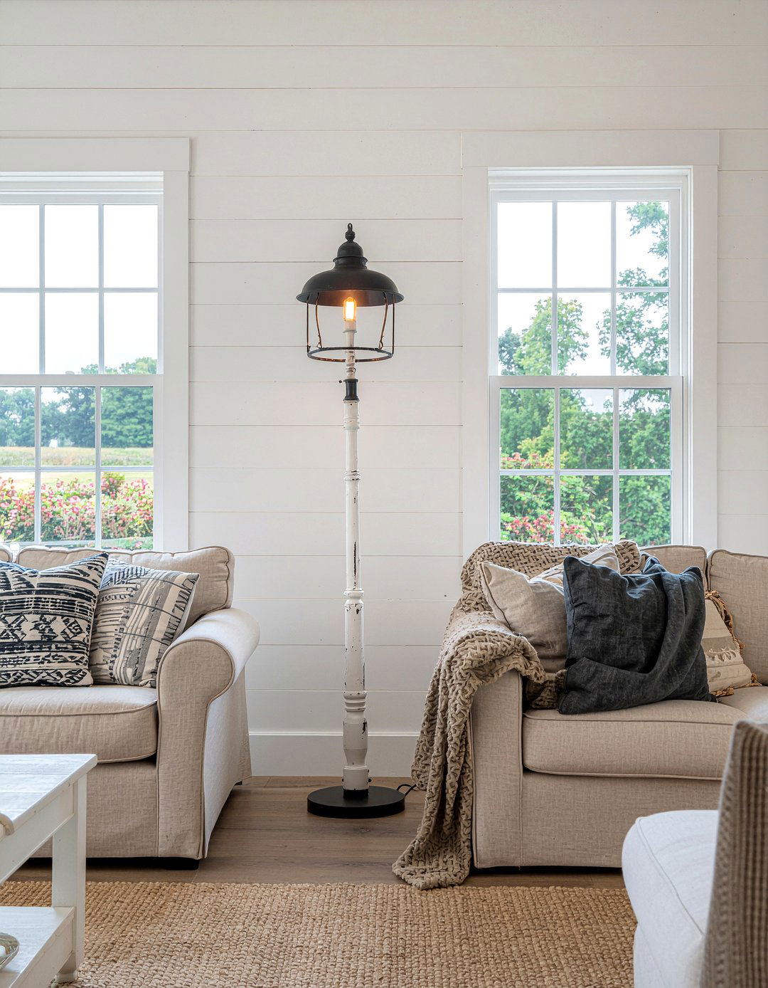 Modern farmhouse floor lamp - 30 living room floor lamps