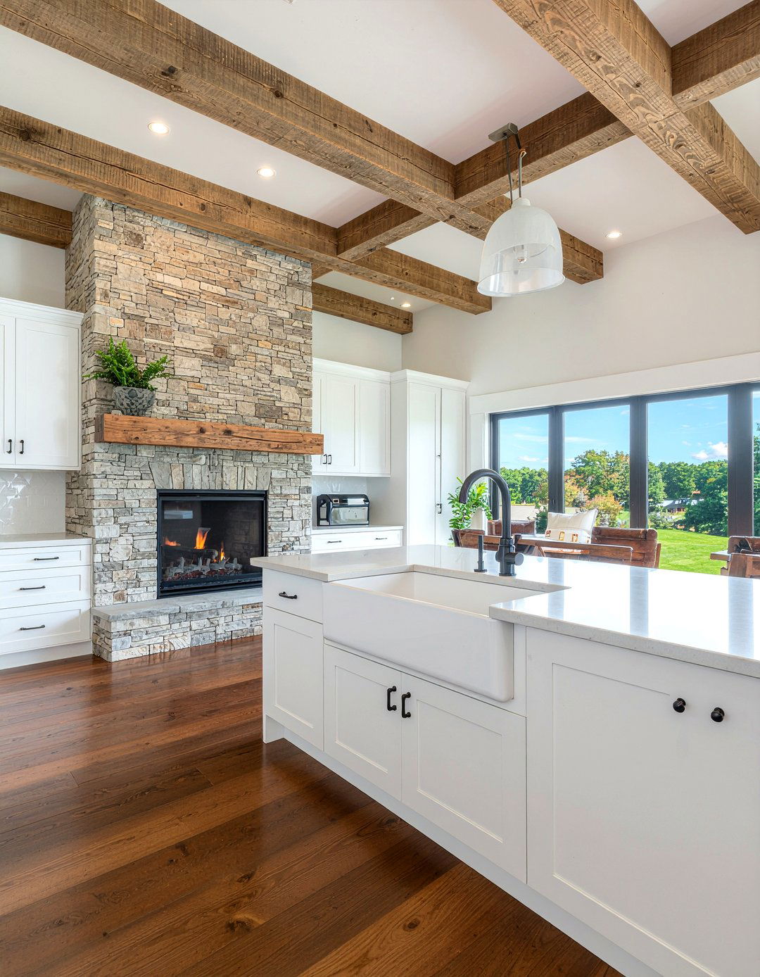 Modern farmhouse great room - 30 kitchen great room ideas