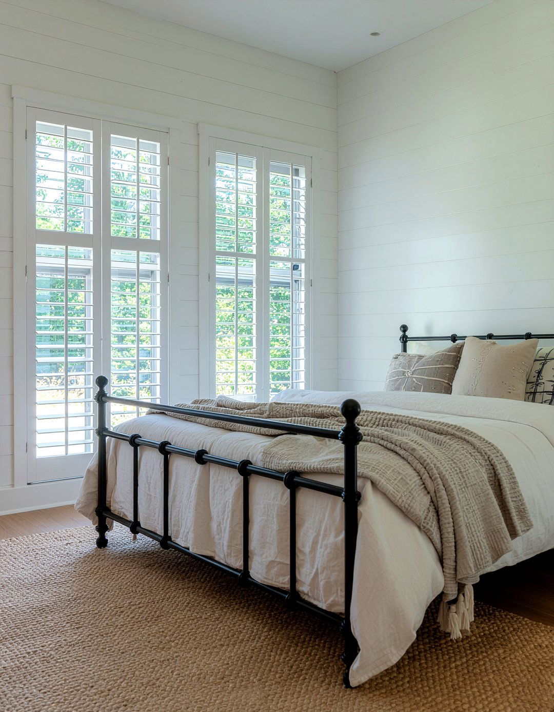 Modern farmhouse shutters - 30 bedroom plantation shutters