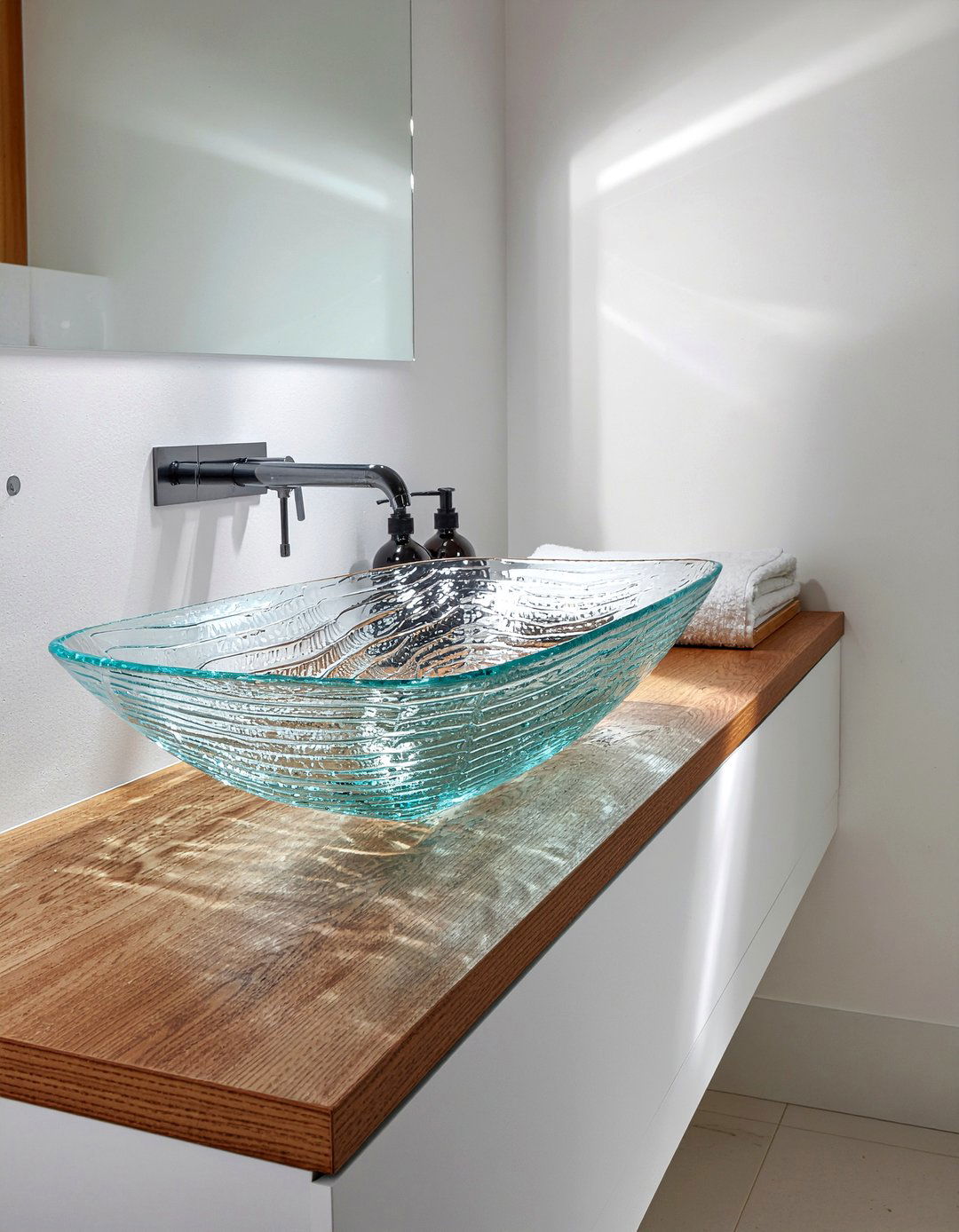 Modern glass washbasin - 30 glass sink ideas