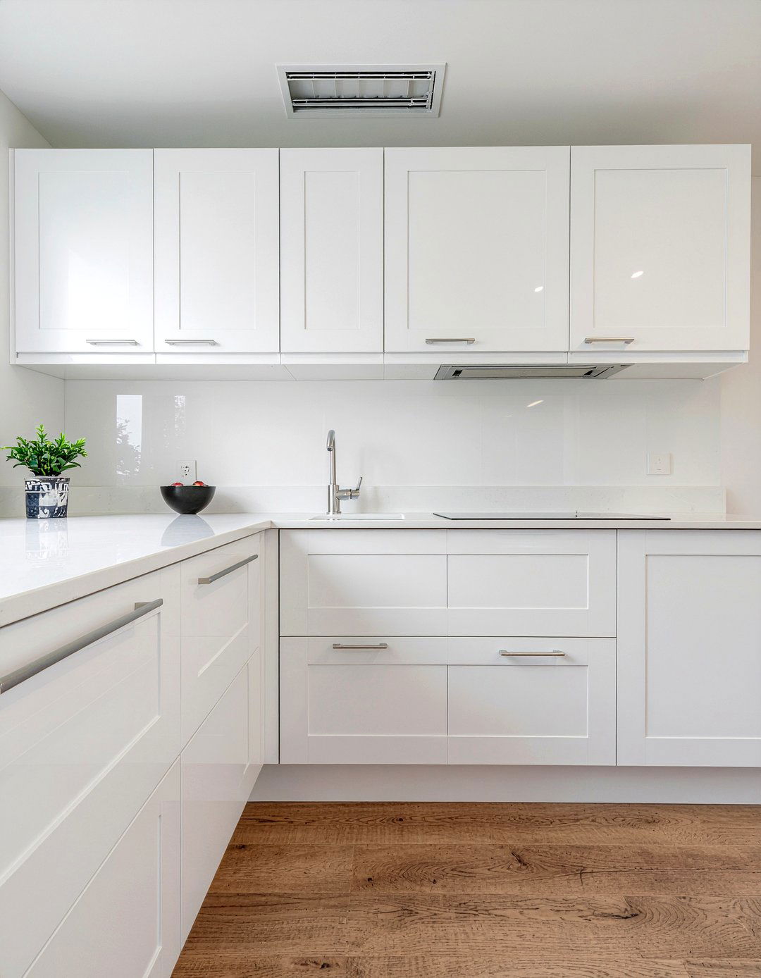 Modern handleless kitchen doors - 30 kitchen door ideas