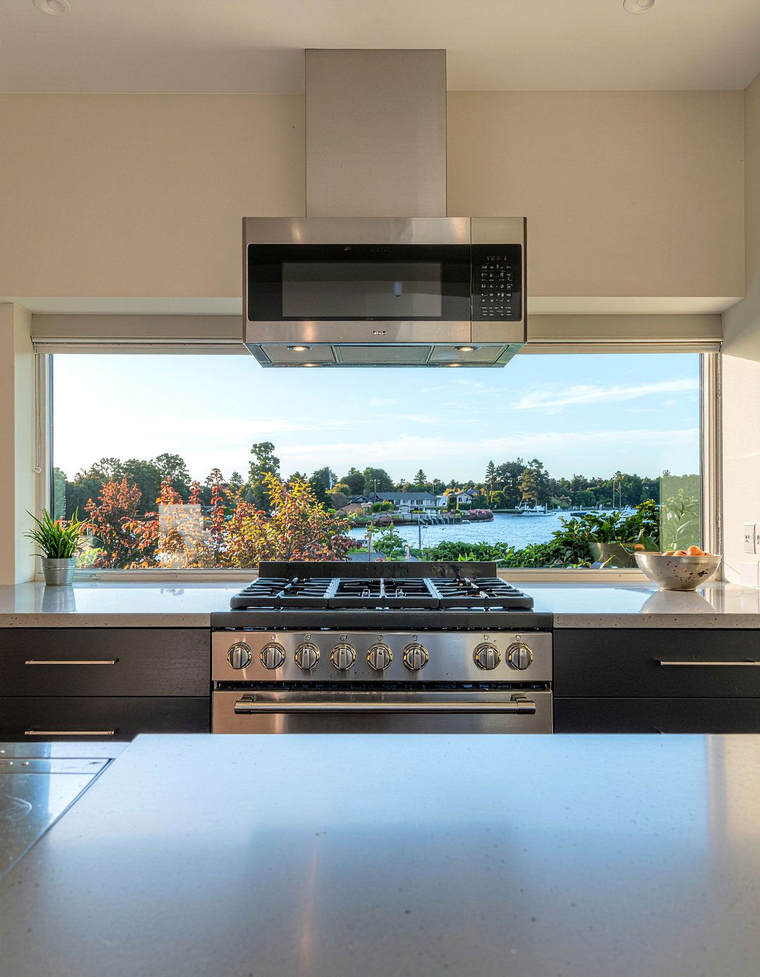 Modern kitchen stainless steel microwave over range - 30 over-the-range microwave kitchen ideas