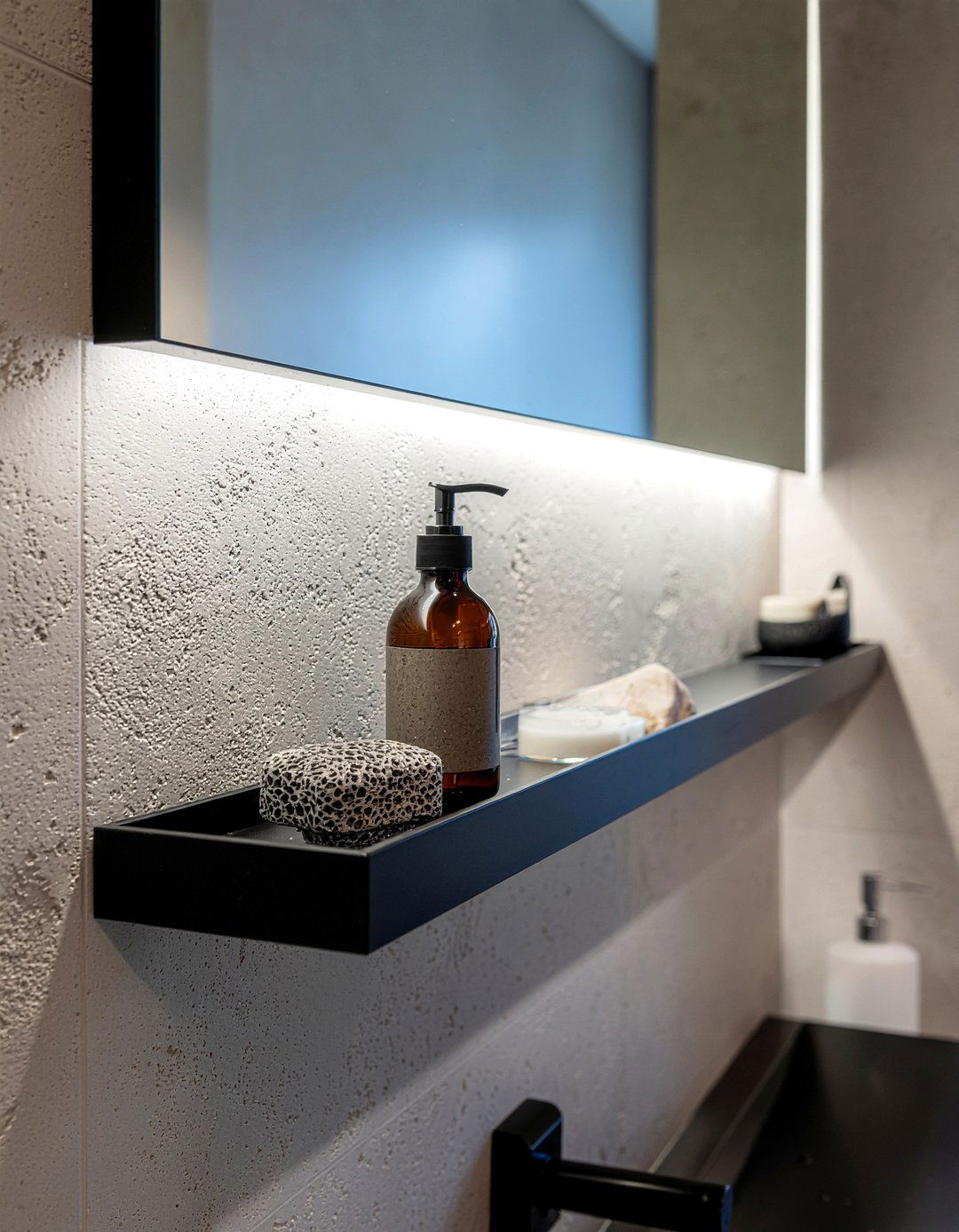 Modern minimalist bathroom shelf - 30 bathroom shelf styling ideas