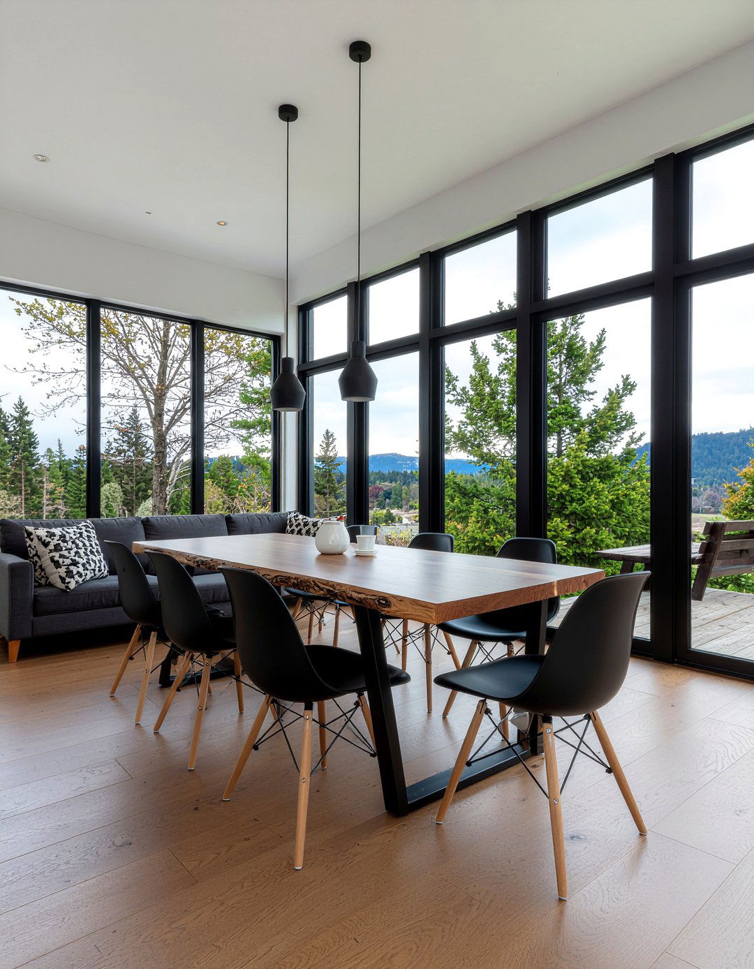 Modern rustic dining - 30 family-friendly dining room ideas