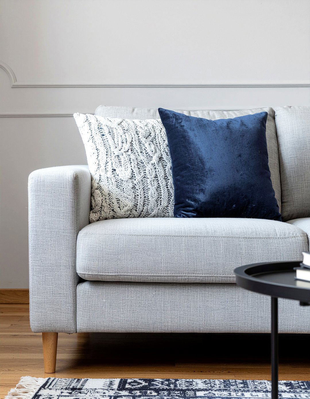 Mohair Pillow - 30 textured living room ideas