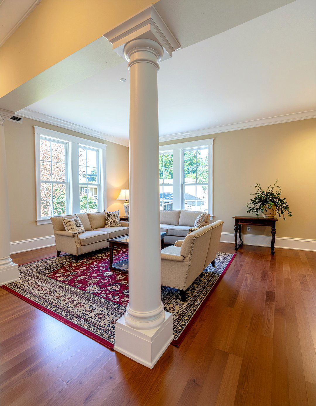 Molding Column - 30 living room column ideas