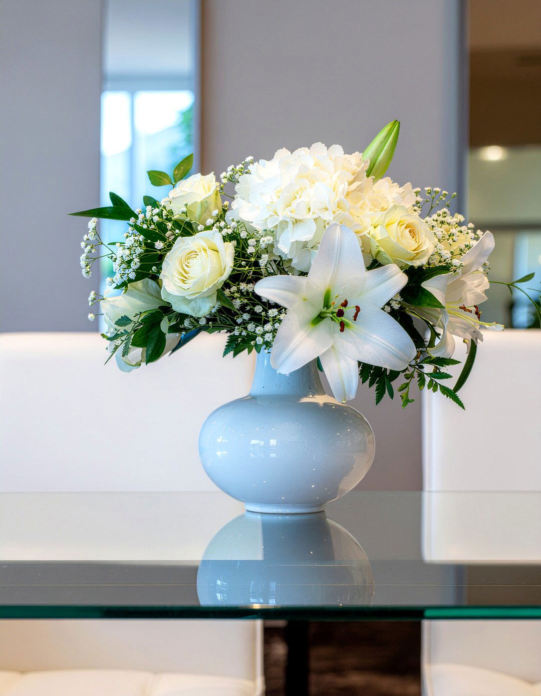 Monochromatic floral arrangement - 30 floral centerpiece dining ideas