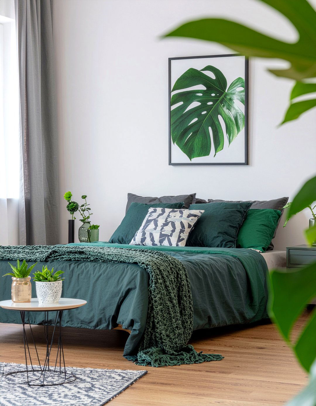Monstera Leaf Decor - 30 Hawaiian bedroom ideas