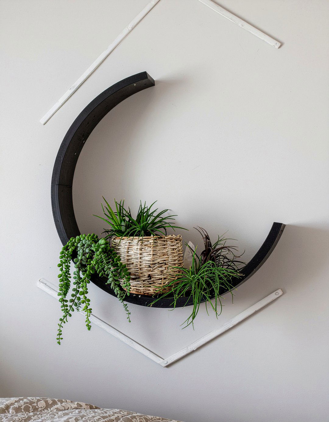 Moon shaped shelf - 30 galaxy bedroom ideas