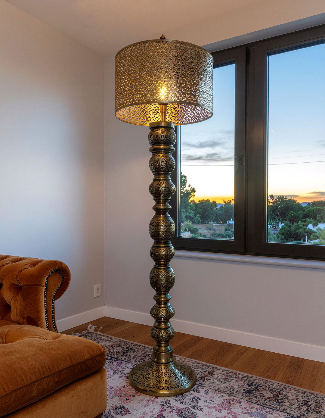 Moroccan Floor Lamp - 30 living room Moroccan furniture ideas