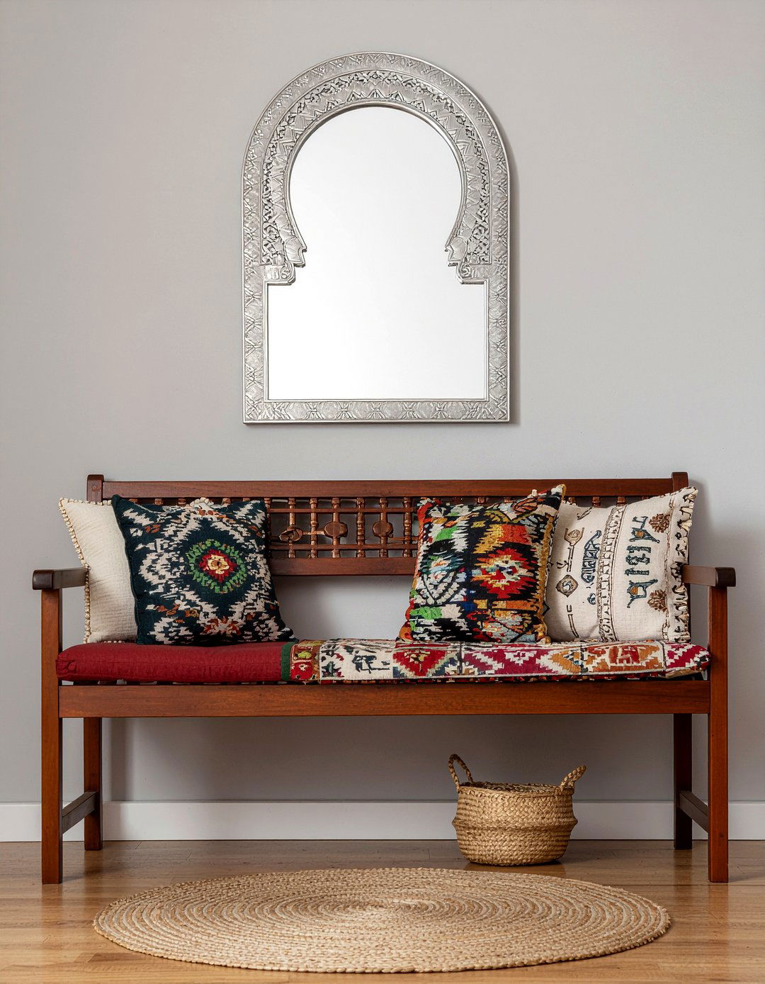 Moroccan style arch mirror - 30 living room mirrors