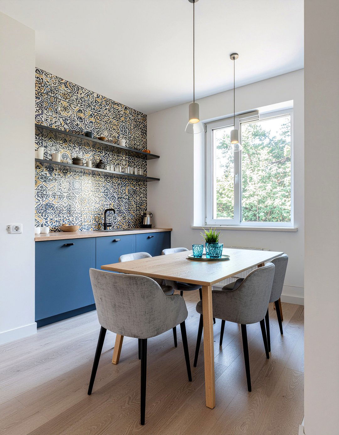 Mosaic Backsplash Details - 30 Mediterranean dining room ideas