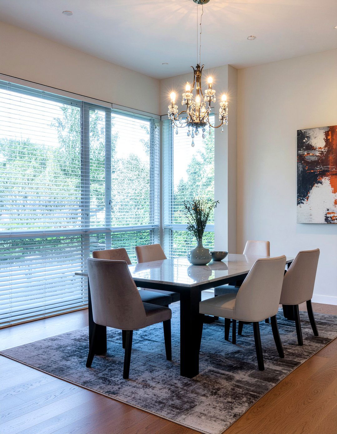 30 Functional Dining Room Blinds Ideas for Light Control