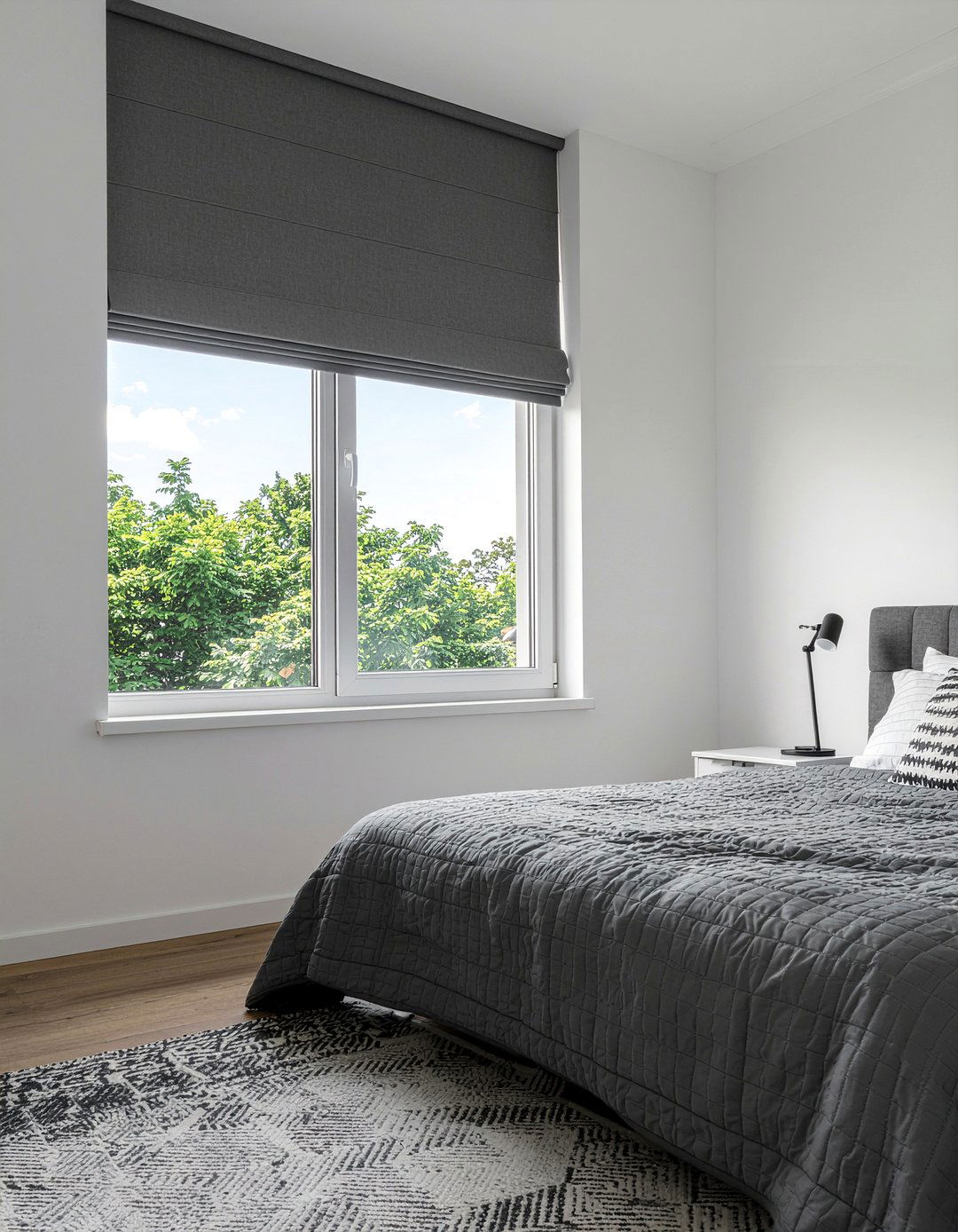 Motorized window shades - 30 contemporary bedroom ideas