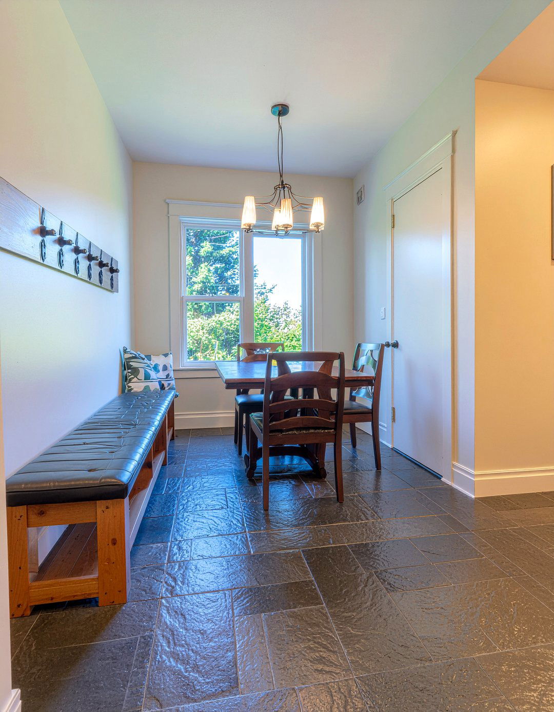 Mudroom Dining Room Combo - 30 dog-friendly dining room ideas