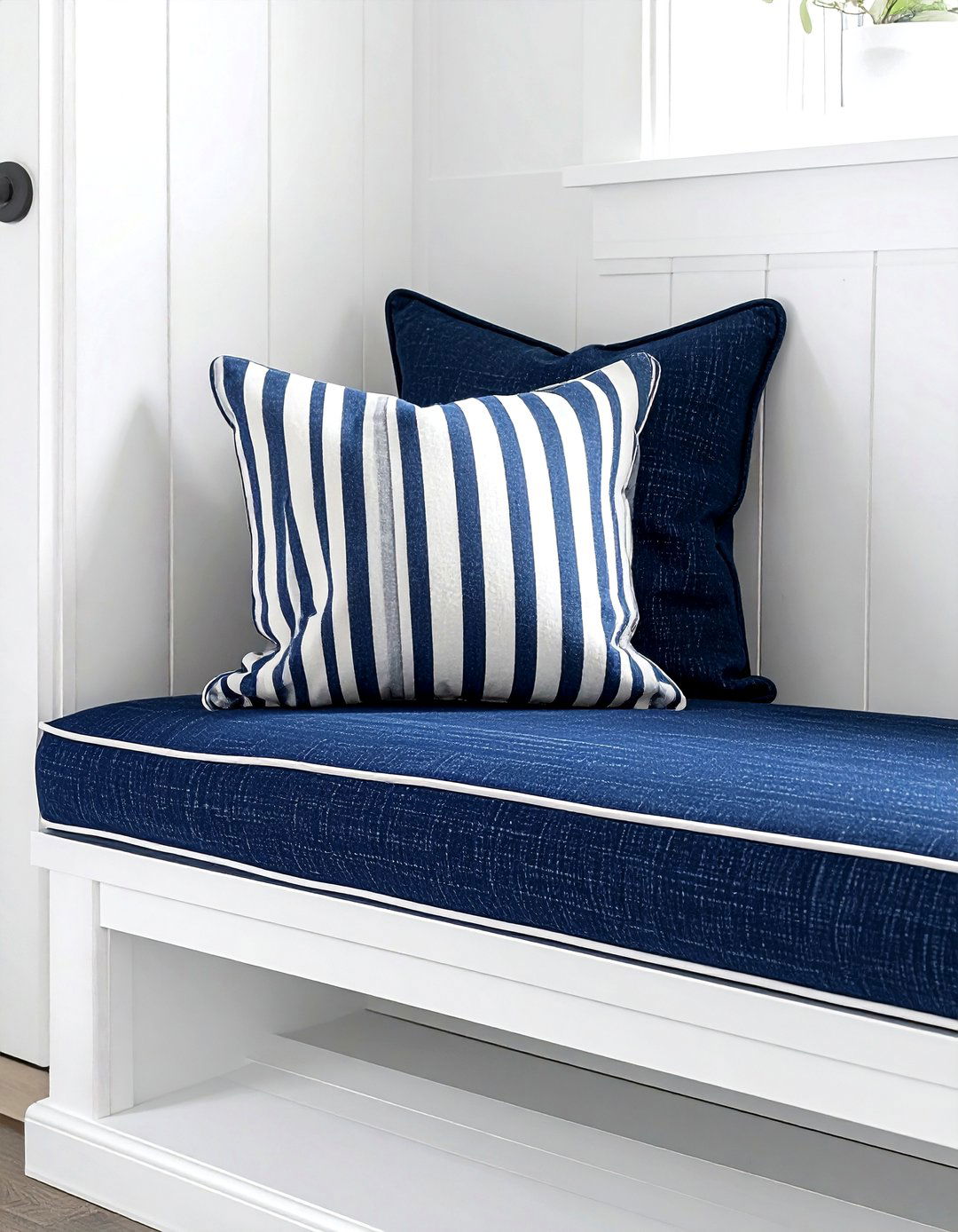 Mudroom bench cushion - 30 quick decor update ideas