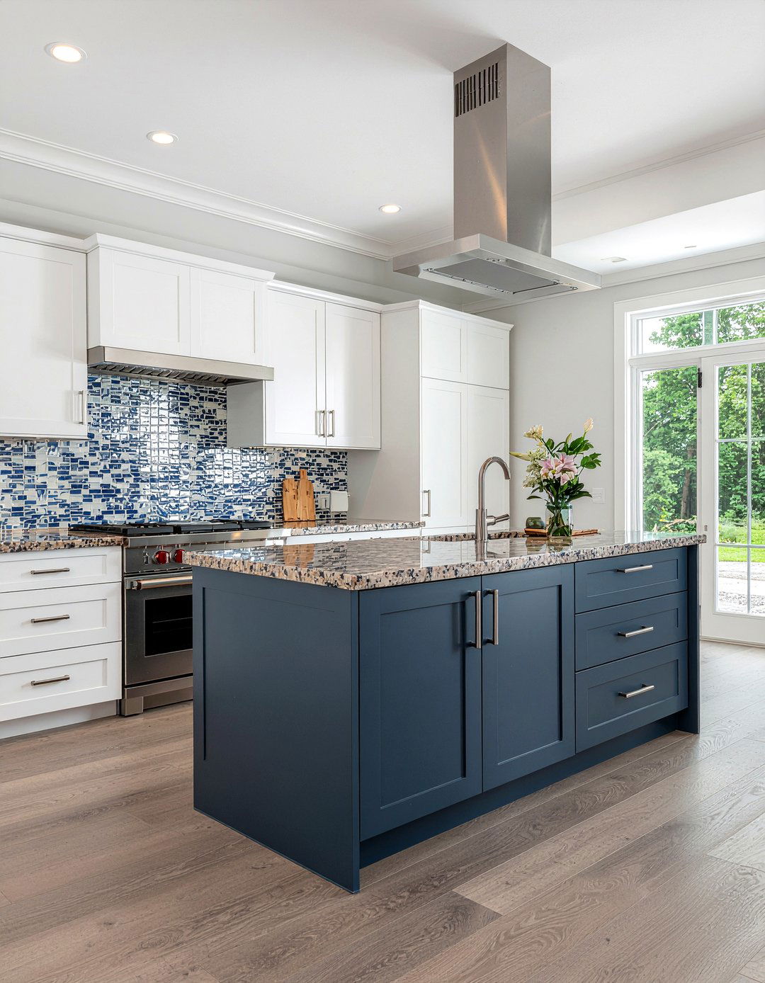 Multi Color Glass Mosaic - 30 glass tile kitchen backsplash ideas