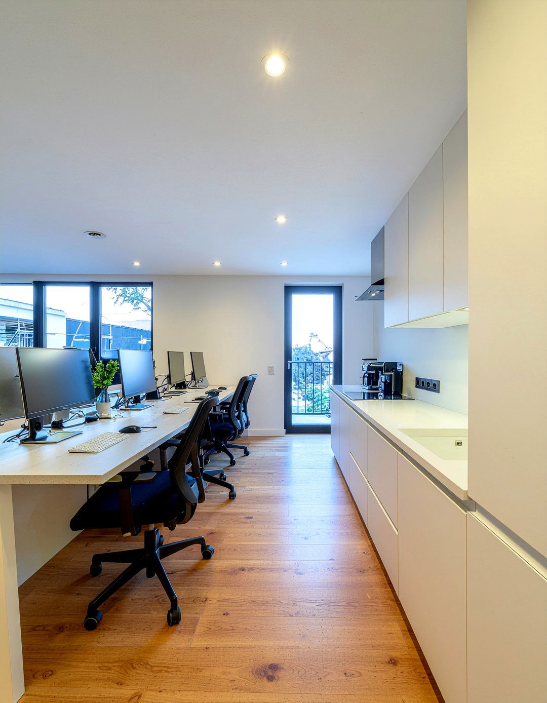 Multi functional kitchen with integrated home office - 30 architect designed kitchen ideas