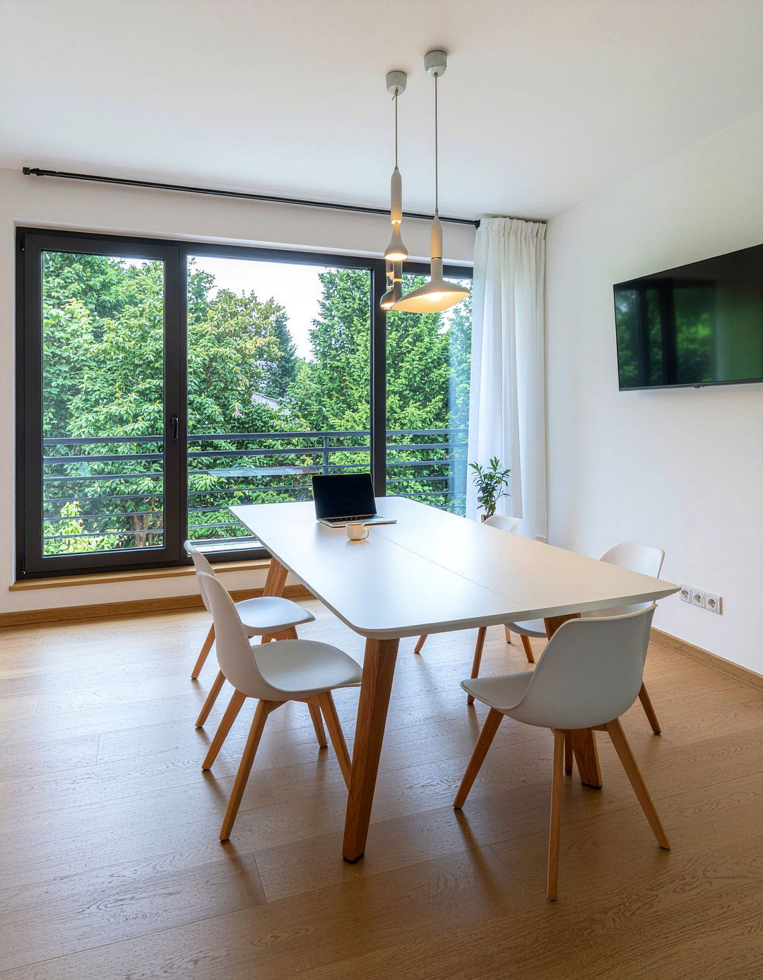 Multipurpose dining room - 30 family-friendly dining room ideas