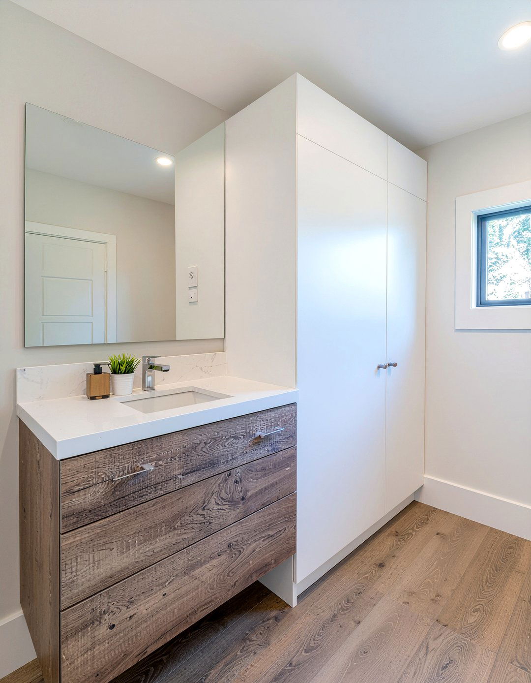 Narrow Bathroom Floor To Ceiling Cabinet - 30 long narrow bathroom layout ideas