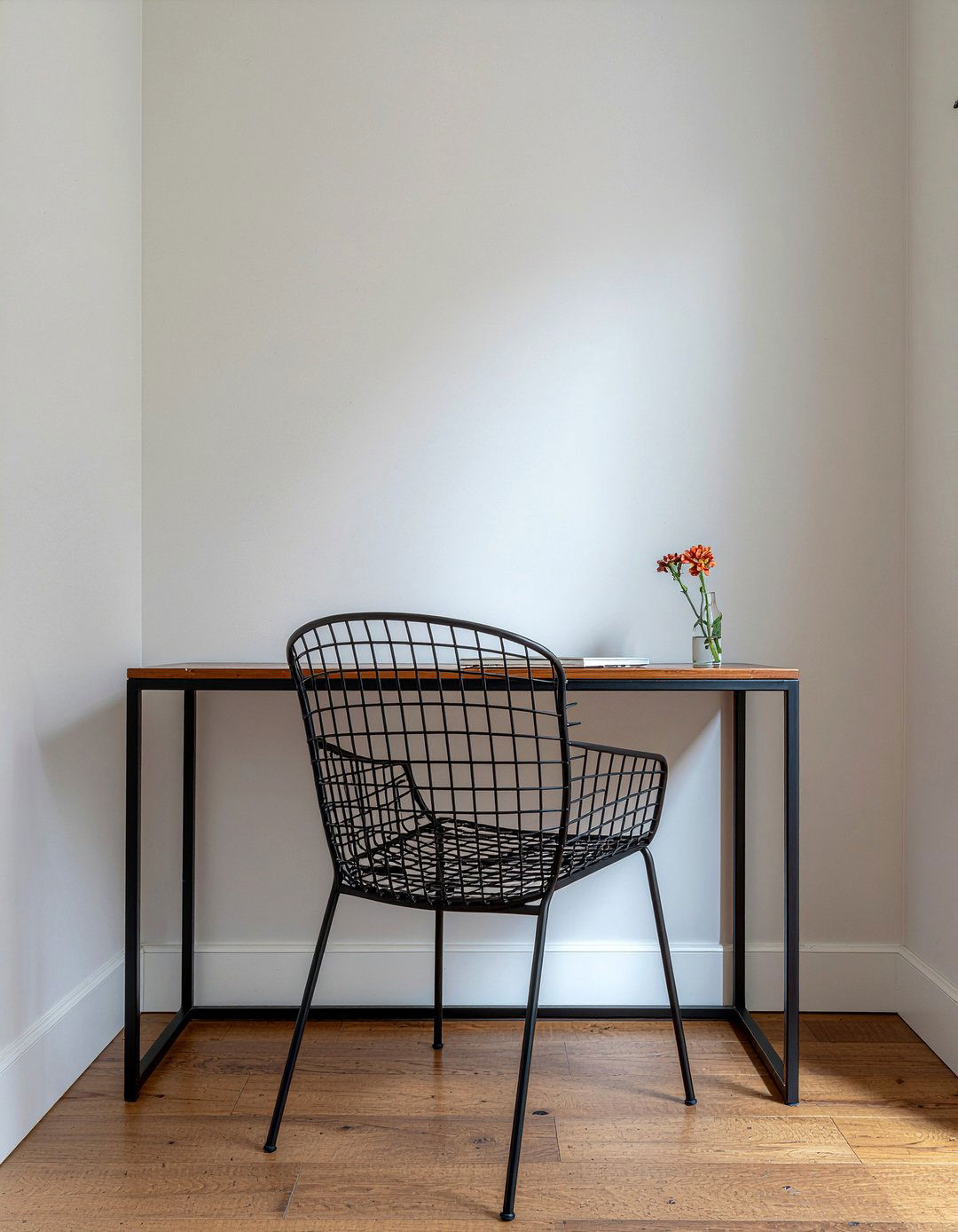 Narrow Console Desk - 30 bedroom desk ideas